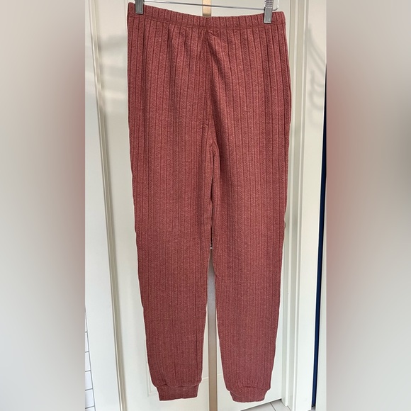Blu Pepper Ribbed Knit Pants in Rosewood - Picture 3 of 4